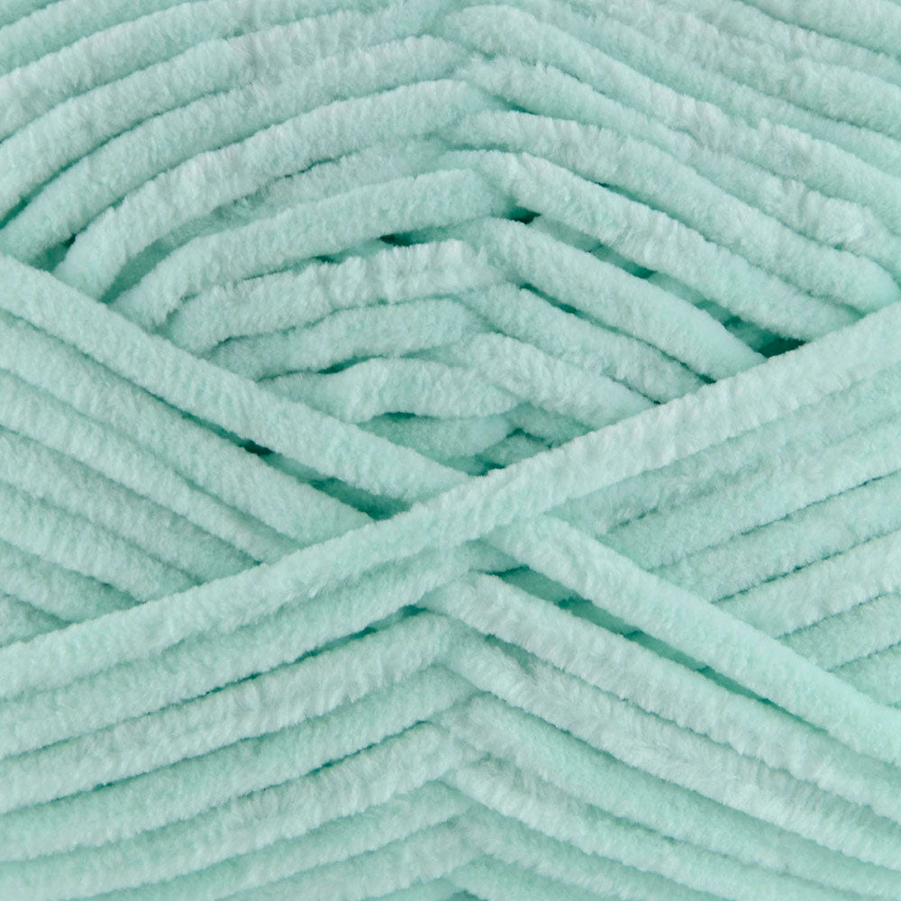 UNIVERSAL Bella Chenille Super Bulky Yarn 100g 120m/131yd Honeydew (#104)