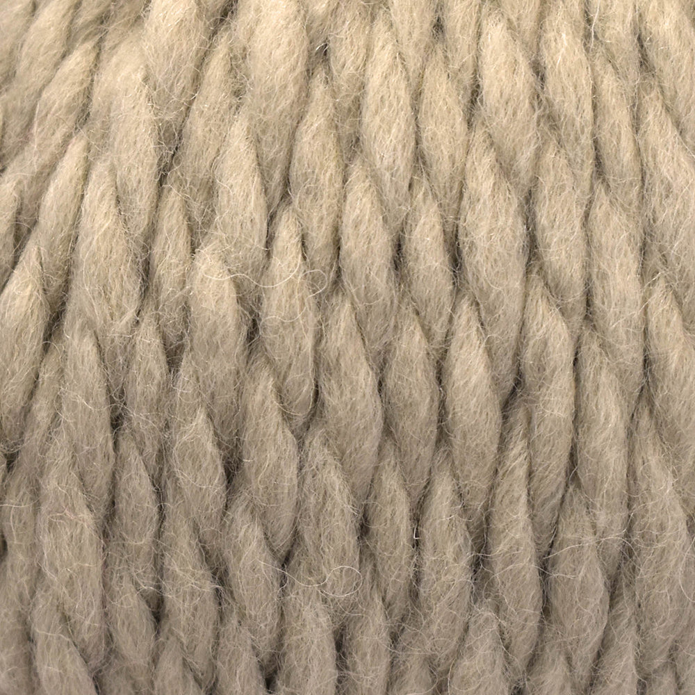 UNIVERSAL Be Wool Super Bulky Wool Blend Yarn 200 g/94 yd Morelle