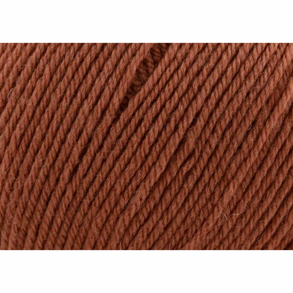 UNIVERSAL Deluxe Worsted Superwash Wool Yarn 100 g (218 yd) Auburn