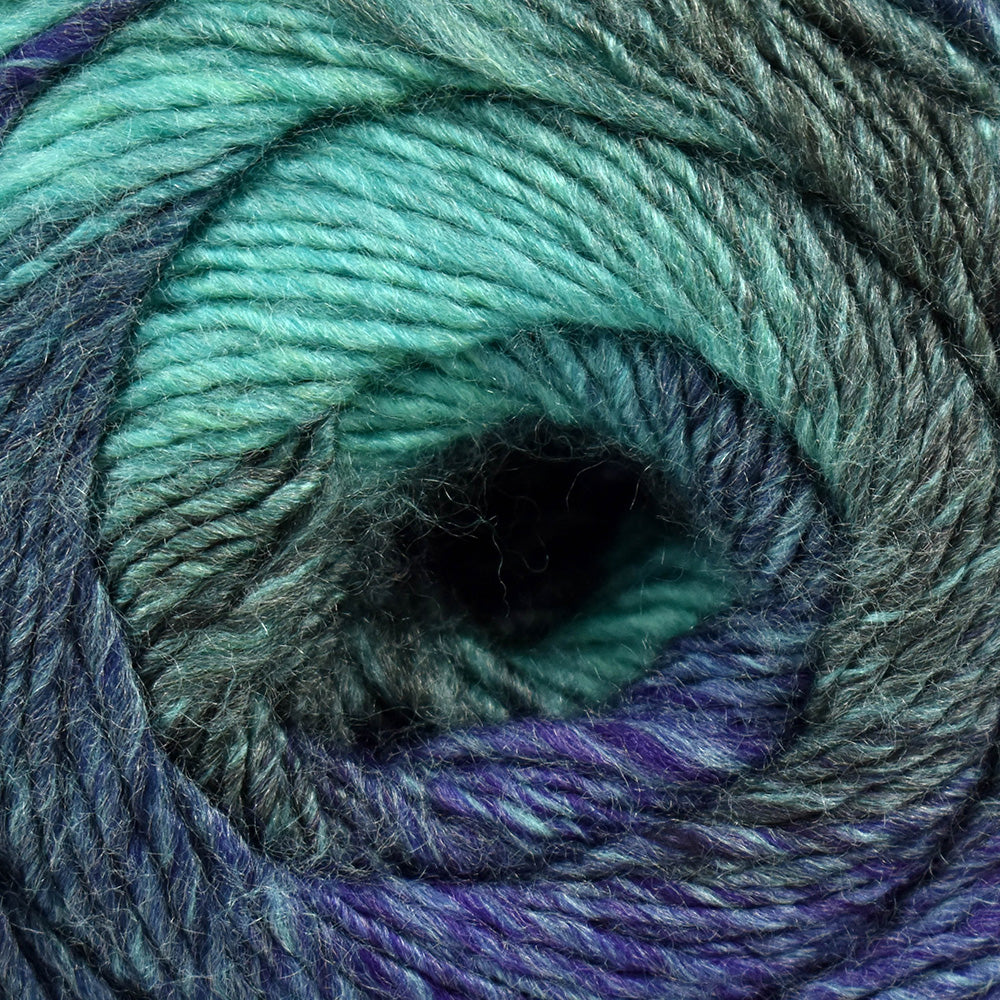 UNIVERSAL Colourburst Yarn, 200 G / 604 M, Aurora Borealis