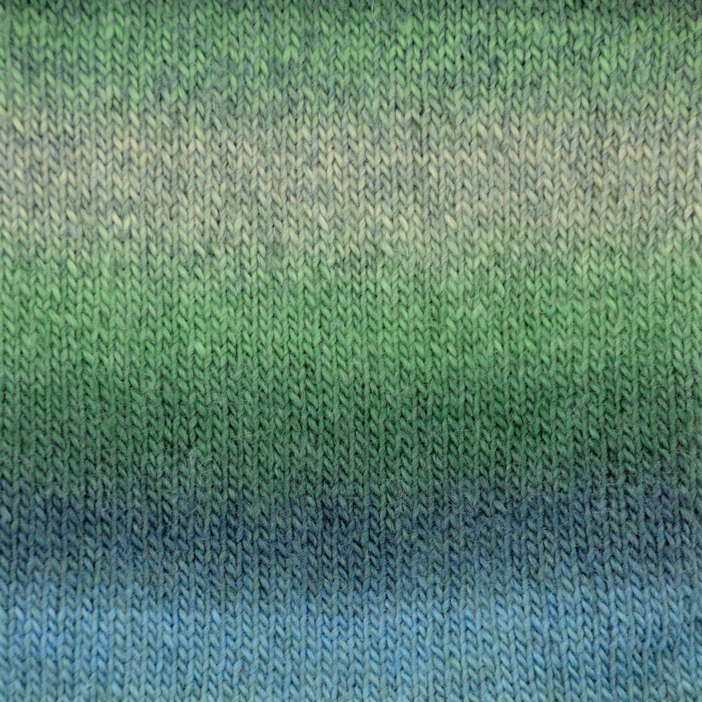 UNIVERSAL Colourburst Yarn, 200 G / 604 M, Spring