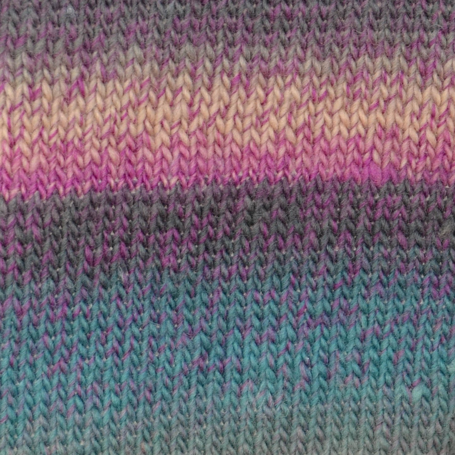 UNIVERSAL Colourburst Yarn, 200 G / 604 M, Piquant