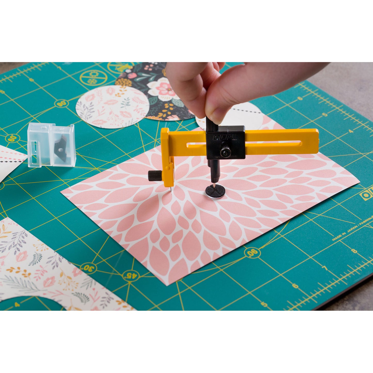 OLFA Compass Circle Cutter Up To 6 in, 6 Blades