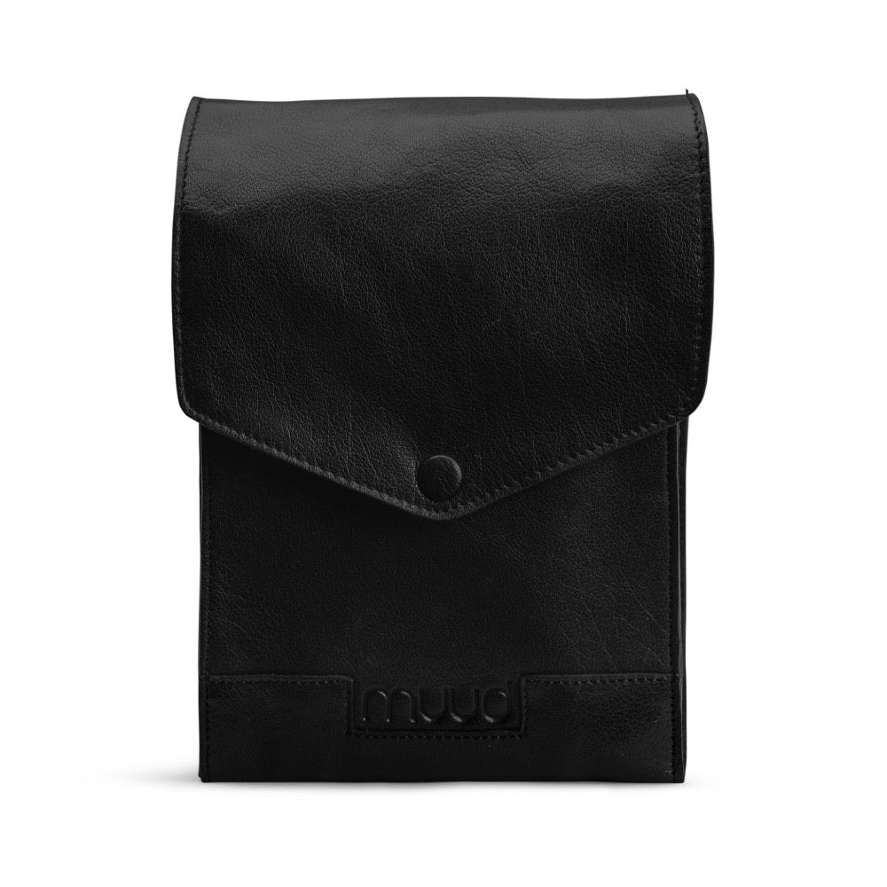 Betina XL Black - Leather needle case 18cm x 15cm (7in x 5.9in)