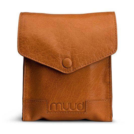 Betina Whisky - Leather needle case 15cm x 13cm (5.9in x 5.11in)