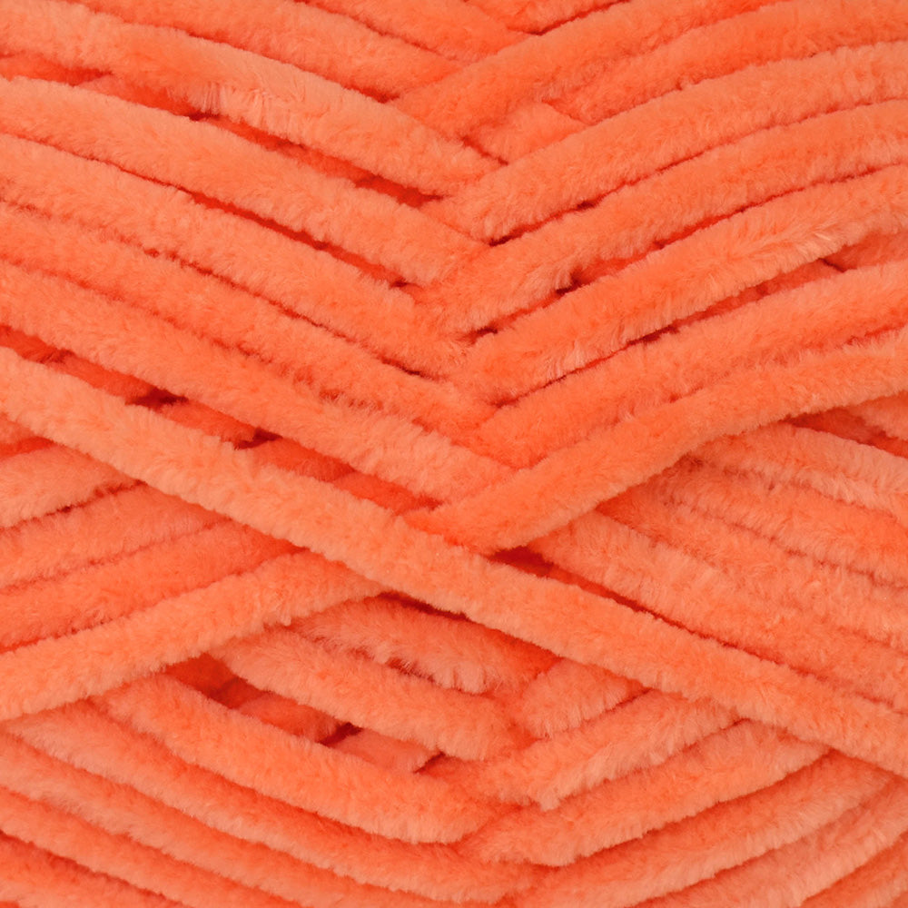 UNIVERSAL Bella Chenille super bulky yarn Apricot 100 g / 131 yd