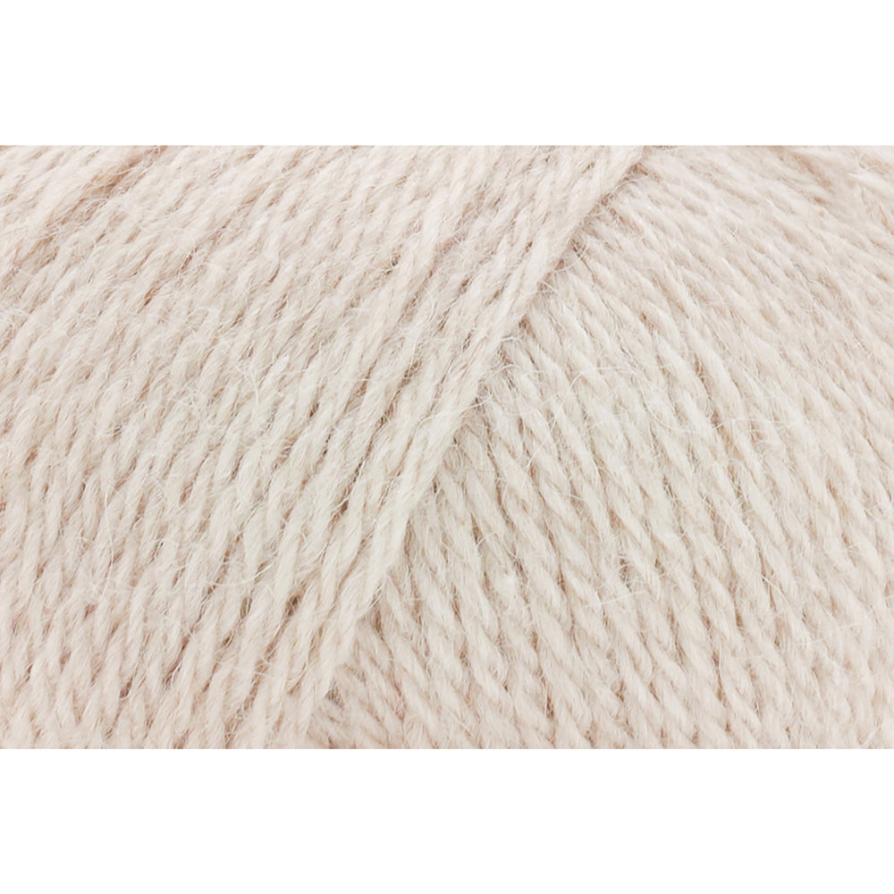 UNIVERSAL Fawning #1786 Yarn - 50g - Light Weight 3 - 150m (164yds) - Sesame