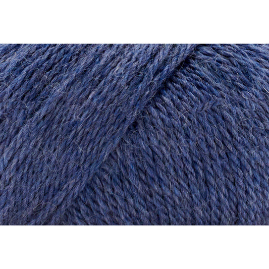 UNIVERSAL Fawning #1786 Yarn - 50g - Light Weight 3 - 150m (164yds) - Elemental