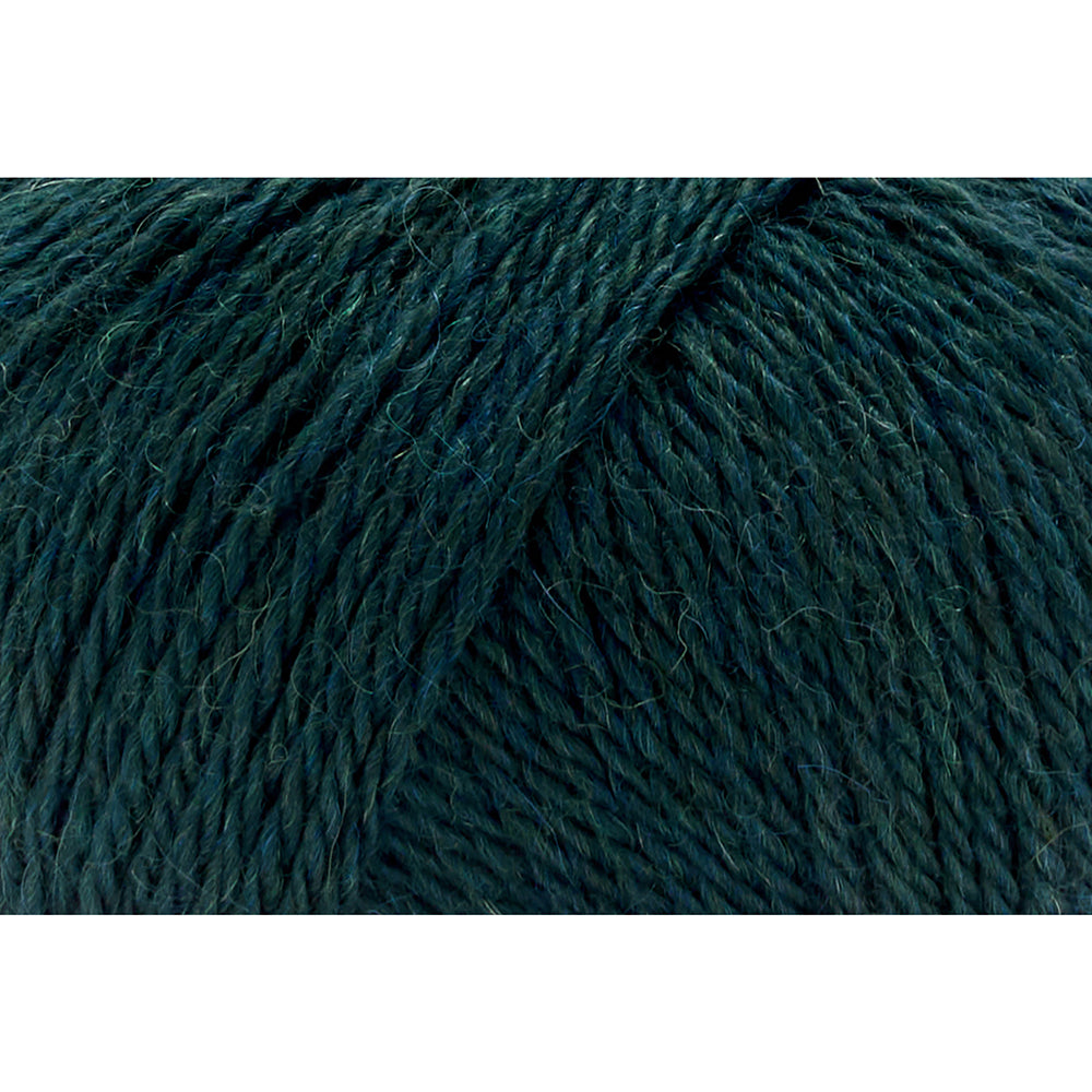 UNIVERSAL Fawning #1786 Yarn - 50g - Light Weight 3 - 150m (164yds) - Malachite