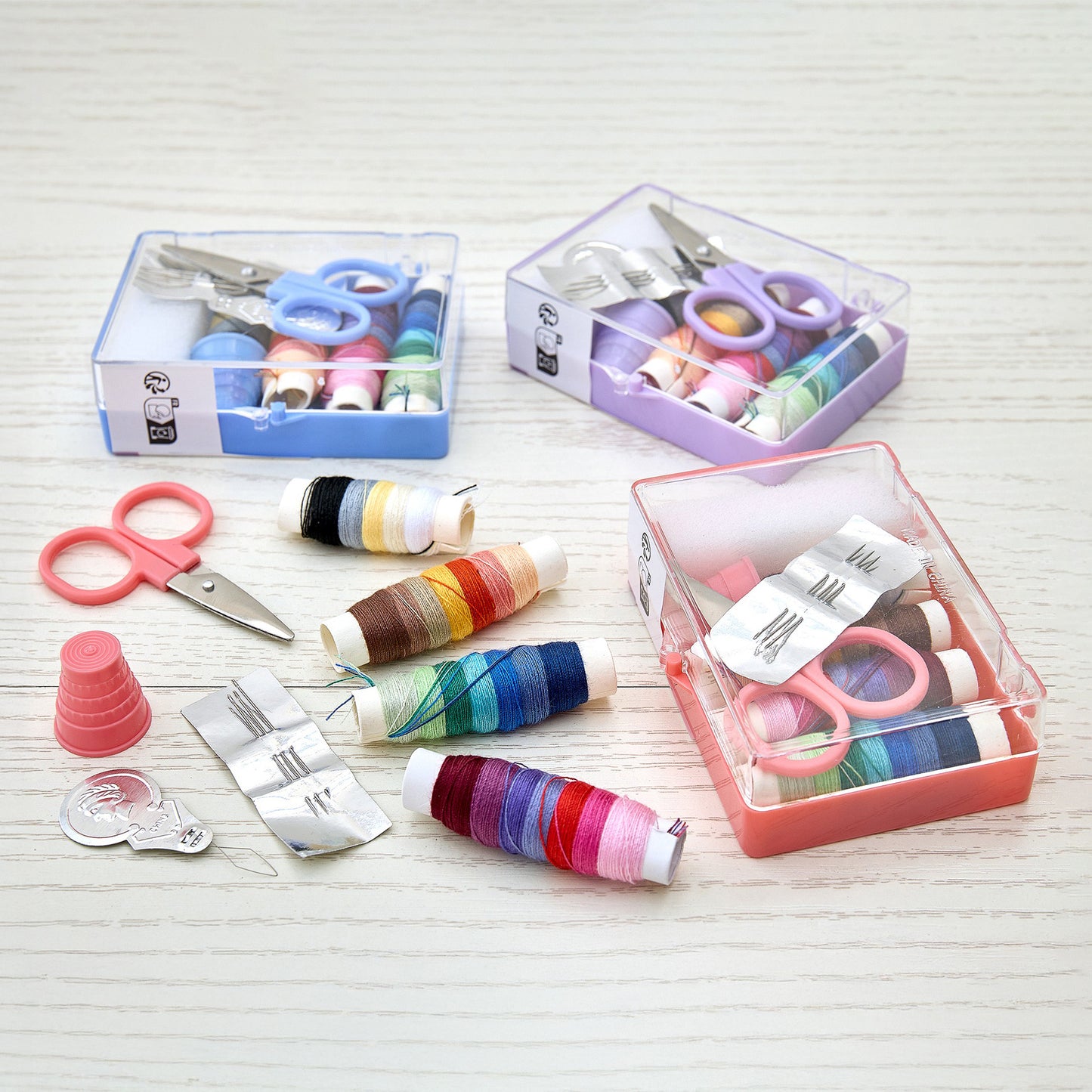 SEW TASTY Sewing Kit In Plastic Case With 26 Threads 24-Pc Display