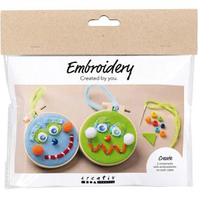 CREATIV COMPANY mini embroidery craft kit for playful face decorations