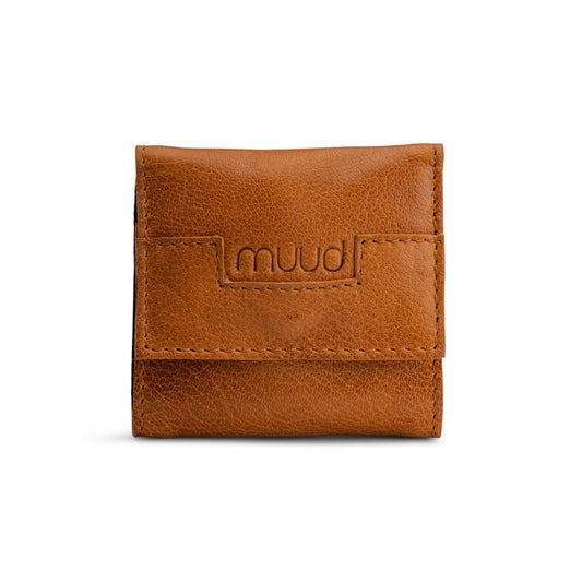 Carla Whisky - Leather needle case 8cm x 8cm (3.14in x 3.14in)