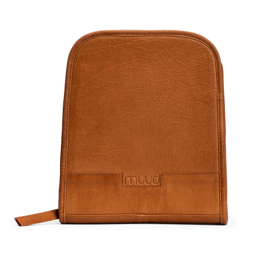 Voss Whisky - Leather needle case 25cm x 22cm x 7cm (9.84in x 8.66in x 2.75in)